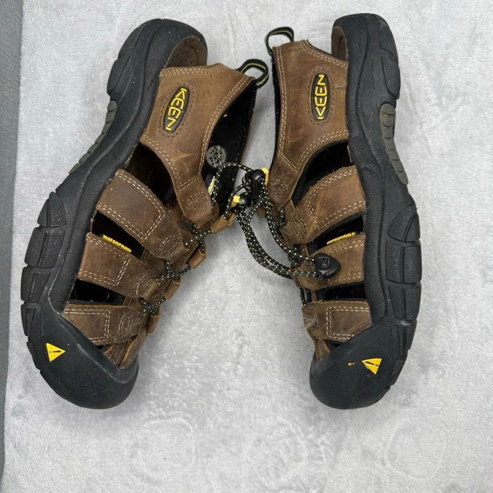 KEEN Newport Men Size 8.5 Brown Leather Waterproof Hiking Water Sandals 1001870